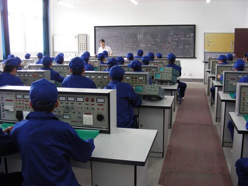 中國洛陽一拖技師學院有哪些優勢？