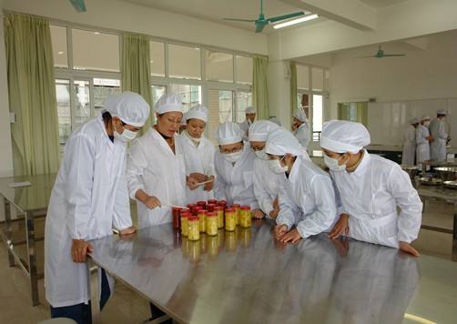 山東藍海職業學校食品加工技術專業教師水平如何？